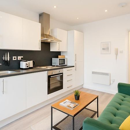 2 Bedroom Apartment Near City Centre, Uni & Parks! 卡迪夫 外观 照片